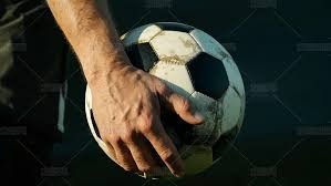 德州扑克新手为什么老被反杀（德州扑克新手为何屡屡被对手翻盘）