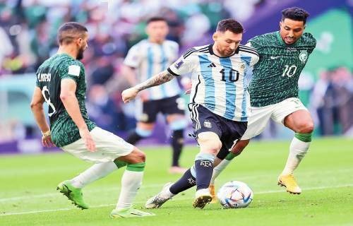 公牛为签河村勇辉腾出名额，前快船后场新星弗劳尔斯被裁